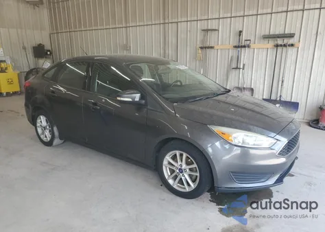 2015 Ford Focus Se z USA, uszkodzony, nr VIN 1FADP3F2XFL297766